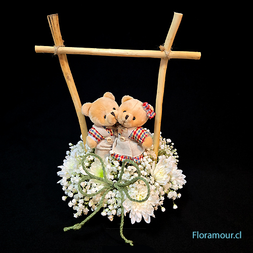 Rom&aacute;ntico Arreglo de Gypsophila natural con pareja de ositos peque&ntilde;os